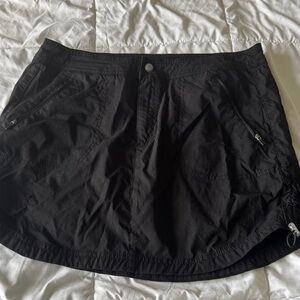 Te Verde Black Women's Skort with Zipper Pockets